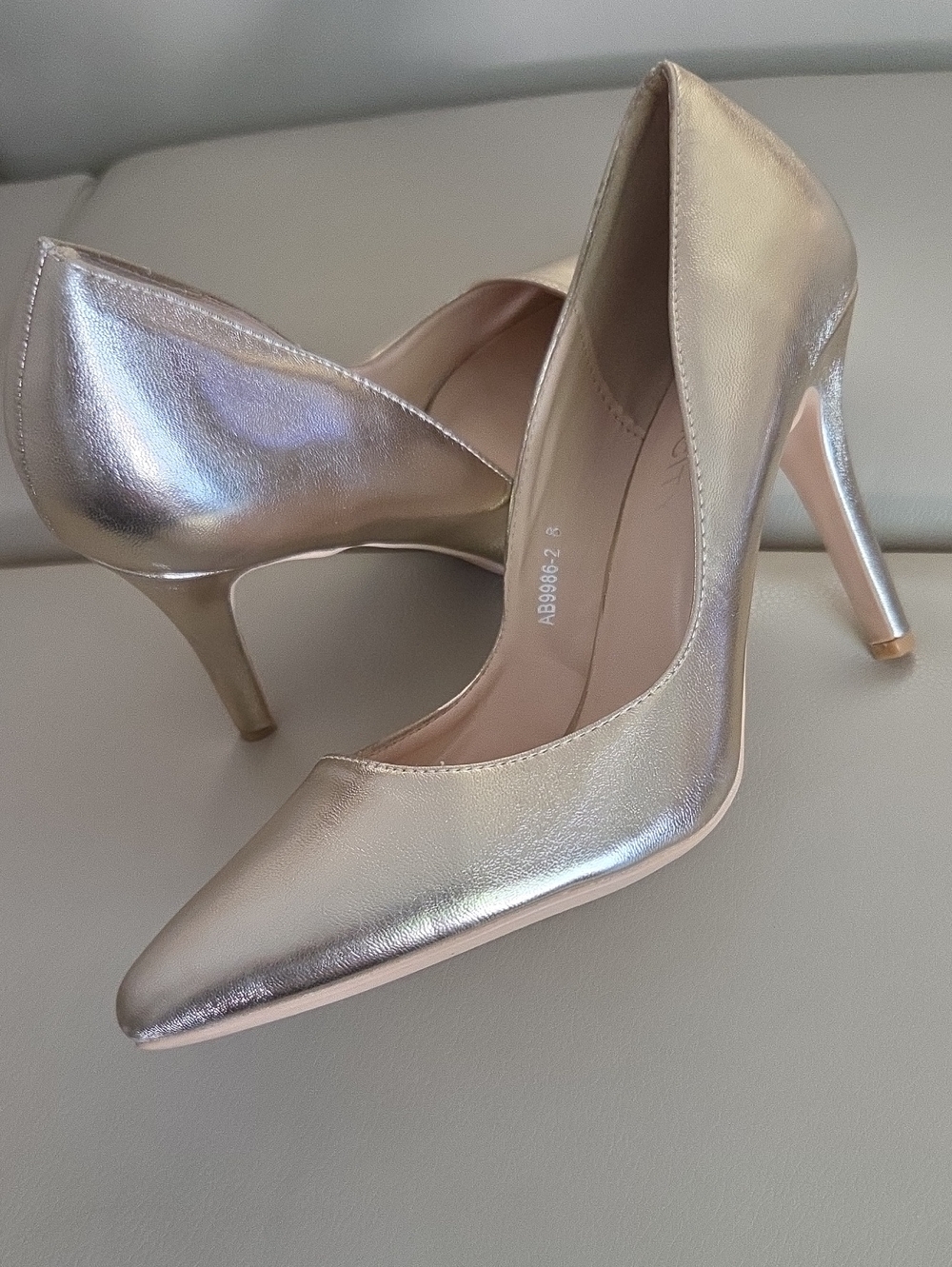 Metallic Gold Pointed-Toe High Heels Size 8